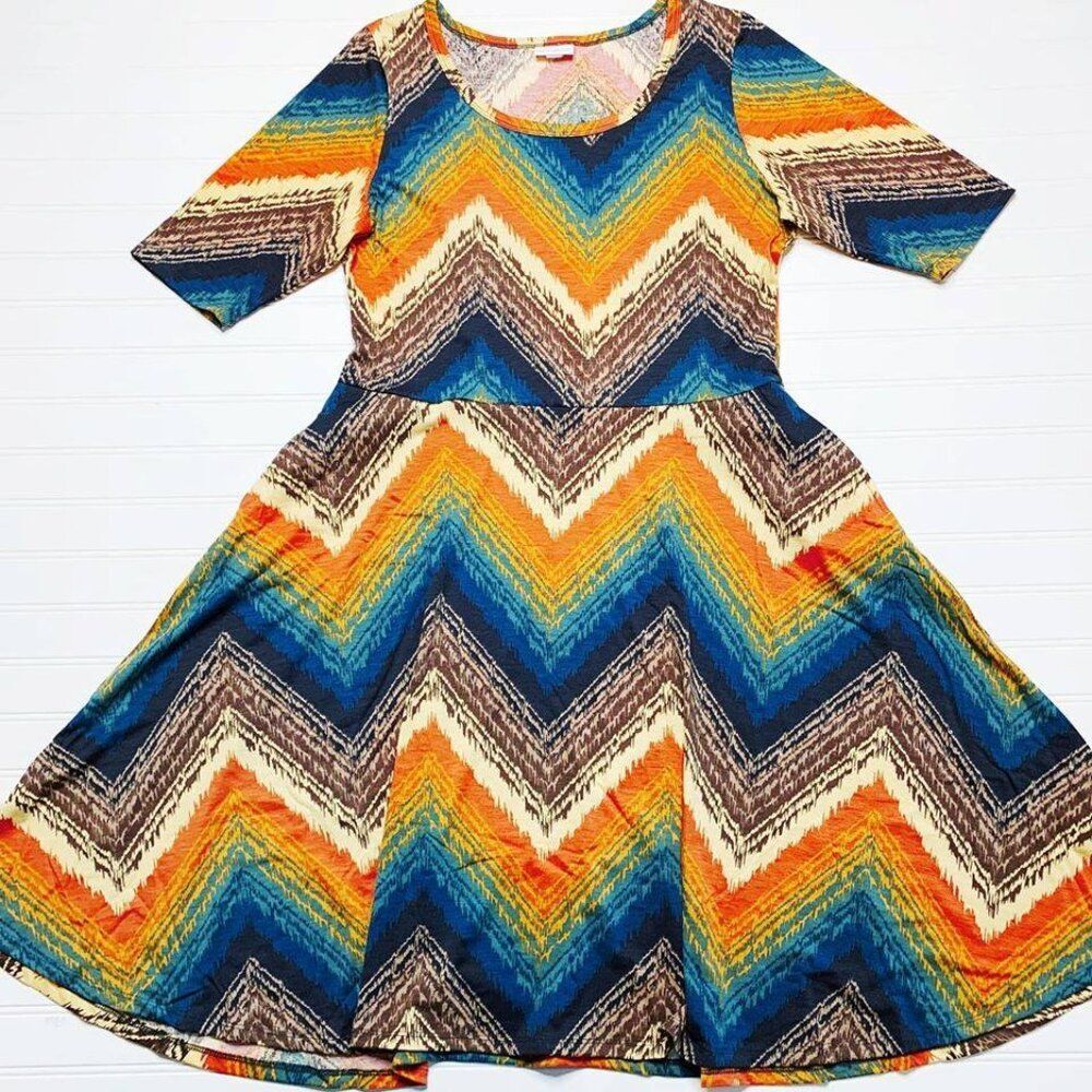 NEW L LuLaRoe Nicole Dress Size L Chevron Striped Gold Blue Full Circle Skirt